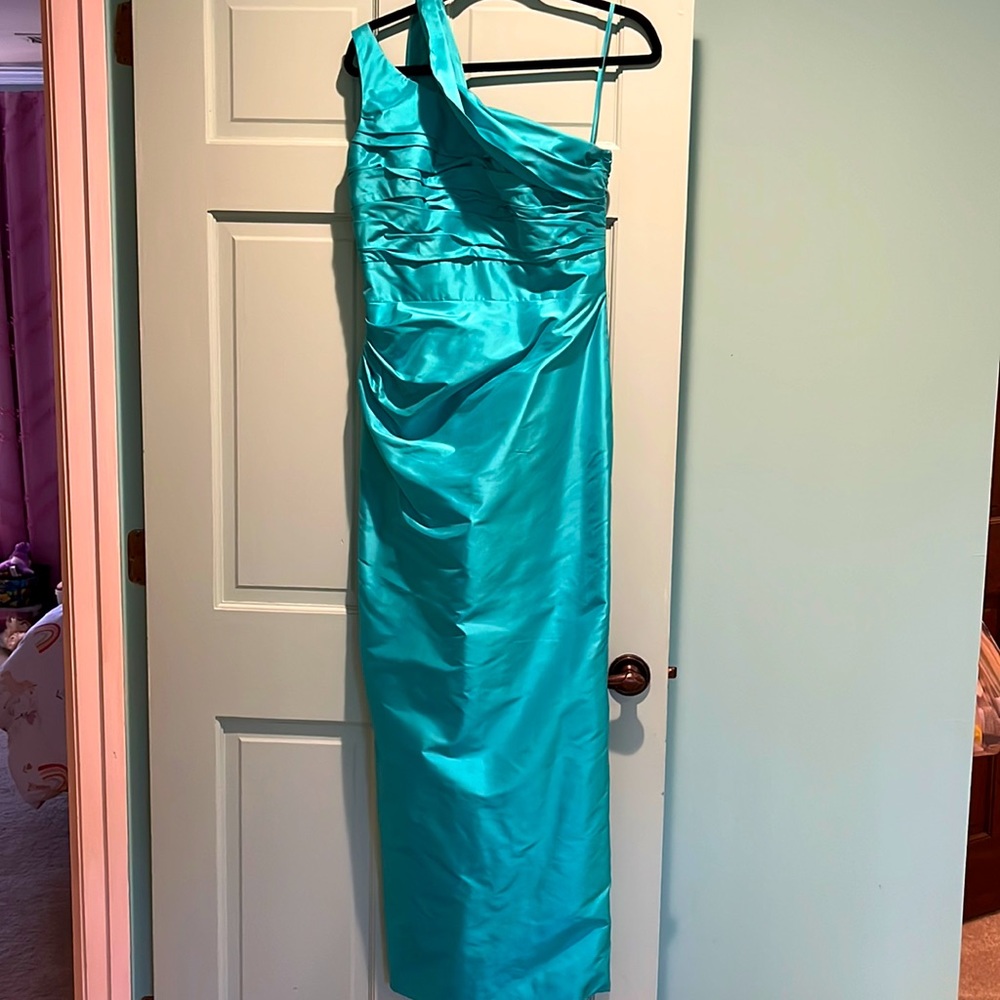 Marissa baratelli gown one shoulder size 6